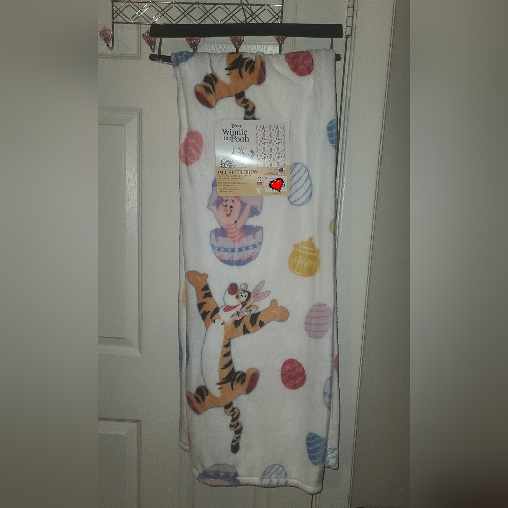 Disney Winnie the Pooh - White with Multicolor Print
